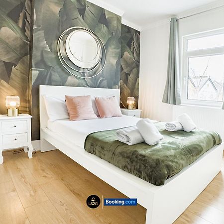 Stunning House By Ls2G Short Lets & Serviced Accommodation Greater London With Free Wifi Exterior photo