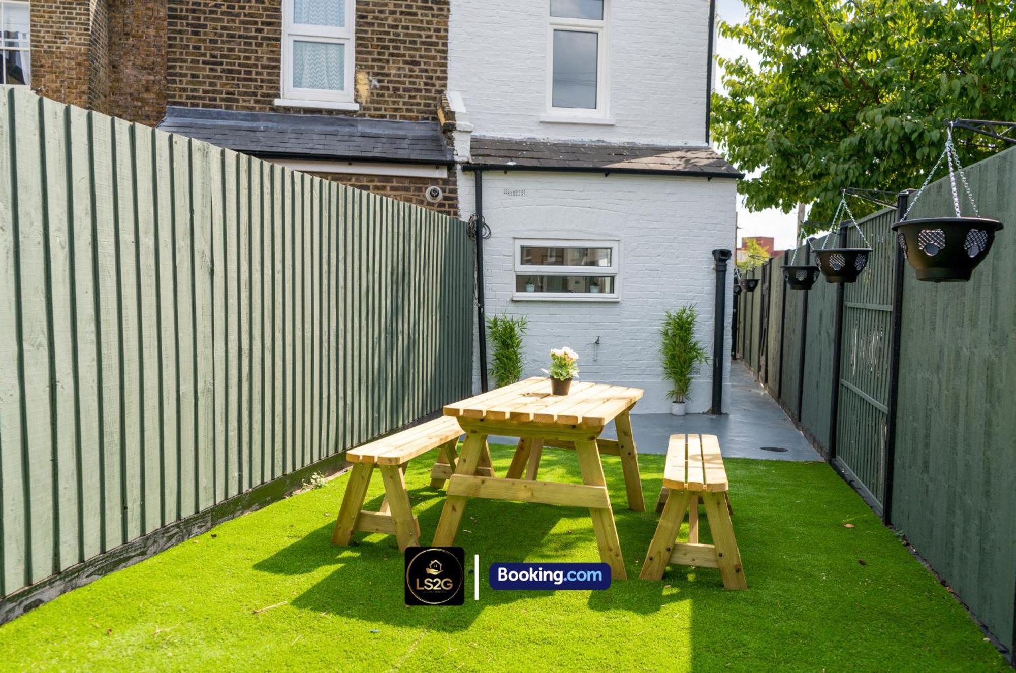 Stunning House By Ls2G Short Lets & Serviced Accommodation Greater London With Free Wifi Exterior photo