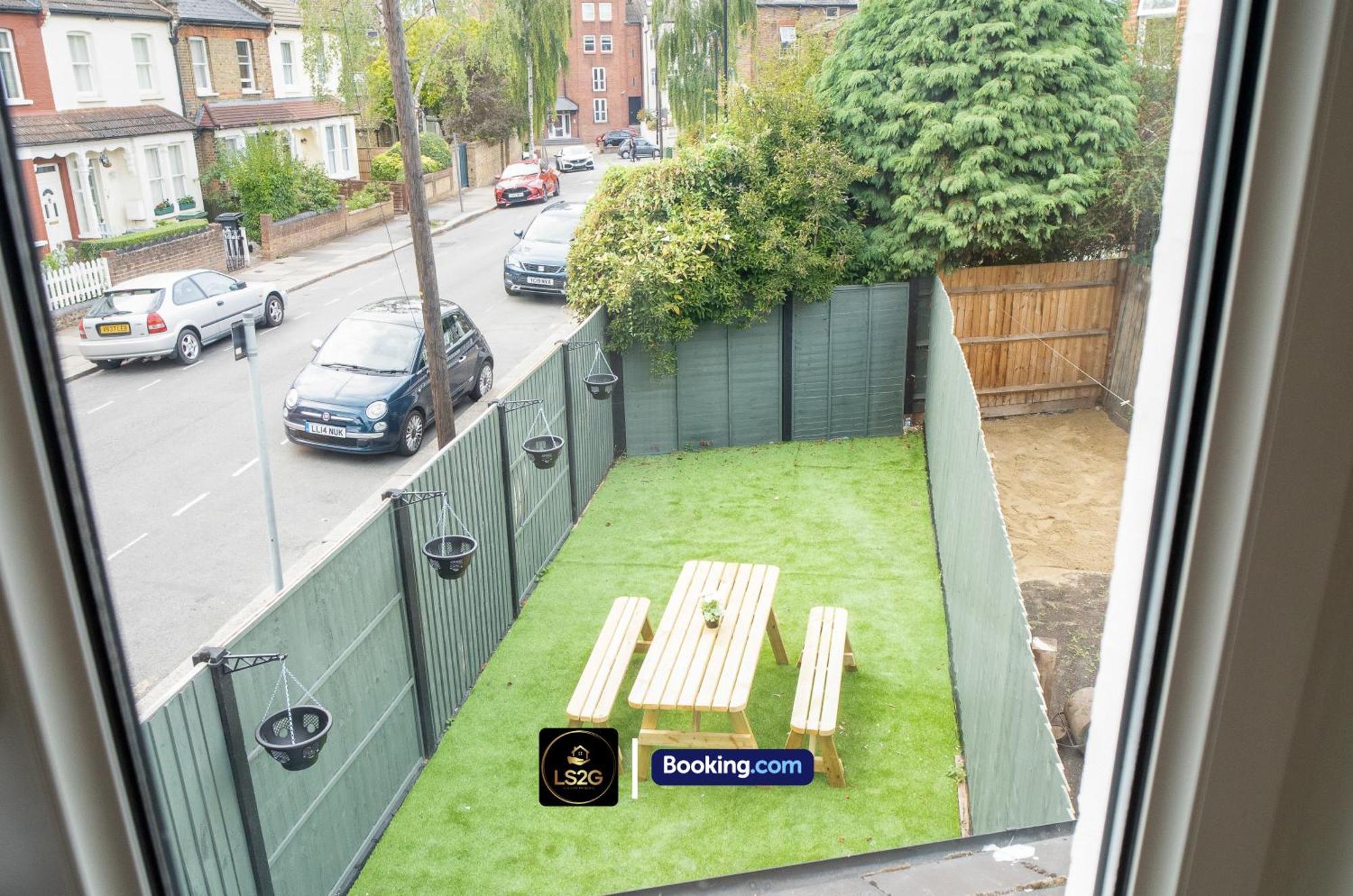 Stunning House By Ls2G Short Lets & Serviced Accommodation Greater London With Free Wifi Exterior photo