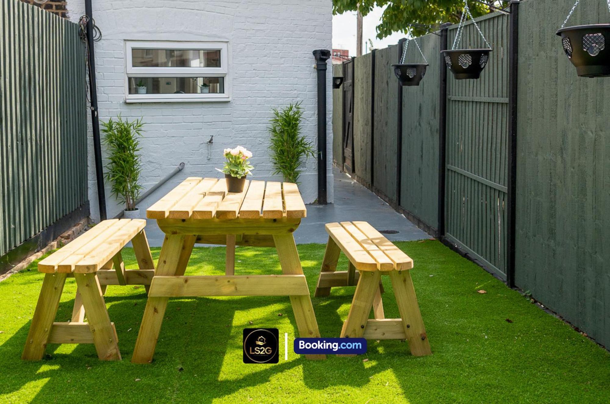 Stunning House By Ls2G Short Lets & Serviced Accommodation Greater London With Free Wifi Exterior photo