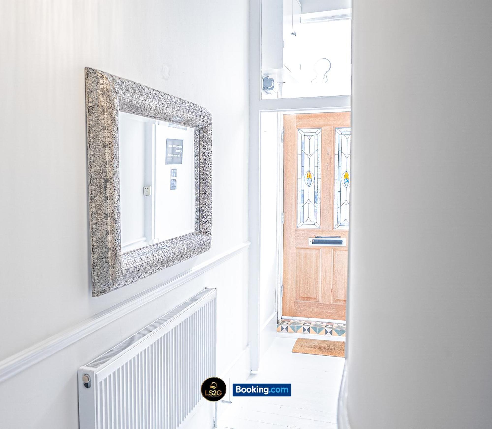 Stunning House By Ls2G Short Lets & Serviced Accommodation Greater London With Free Wifi Exterior photo