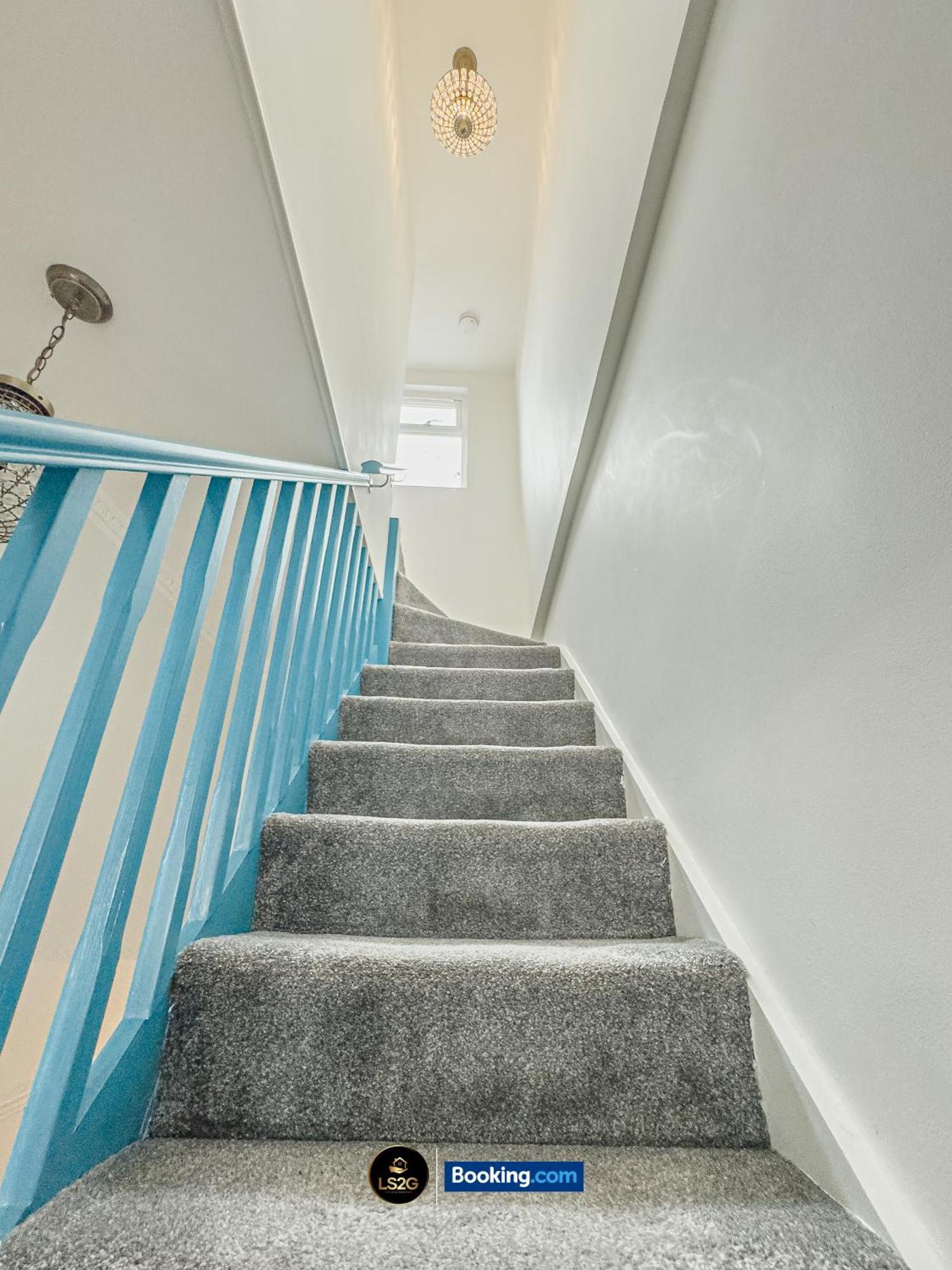 Stunning House By Ls2G Short Lets & Serviced Accommodation Greater London With Free Wifi Exterior photo