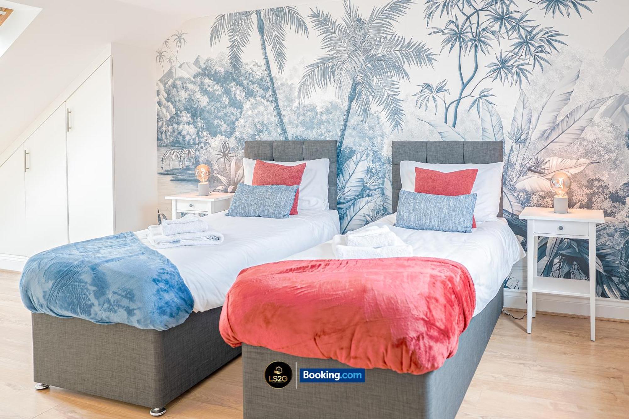 Stunning House By Ls2G Short Lets & Serviced Accommodation Greater London With Free Wifi Exterior photo