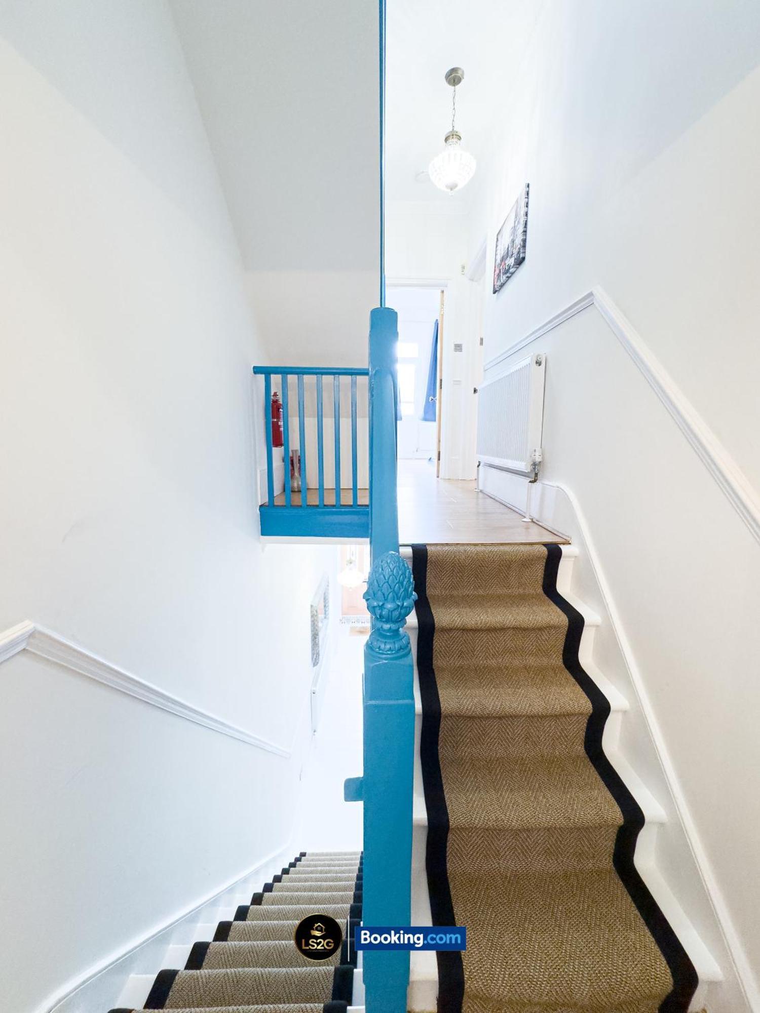 Stunning House By Ls2G Short Lets & Serviced Accommodation Greater London With Free Wifi Exterior photo