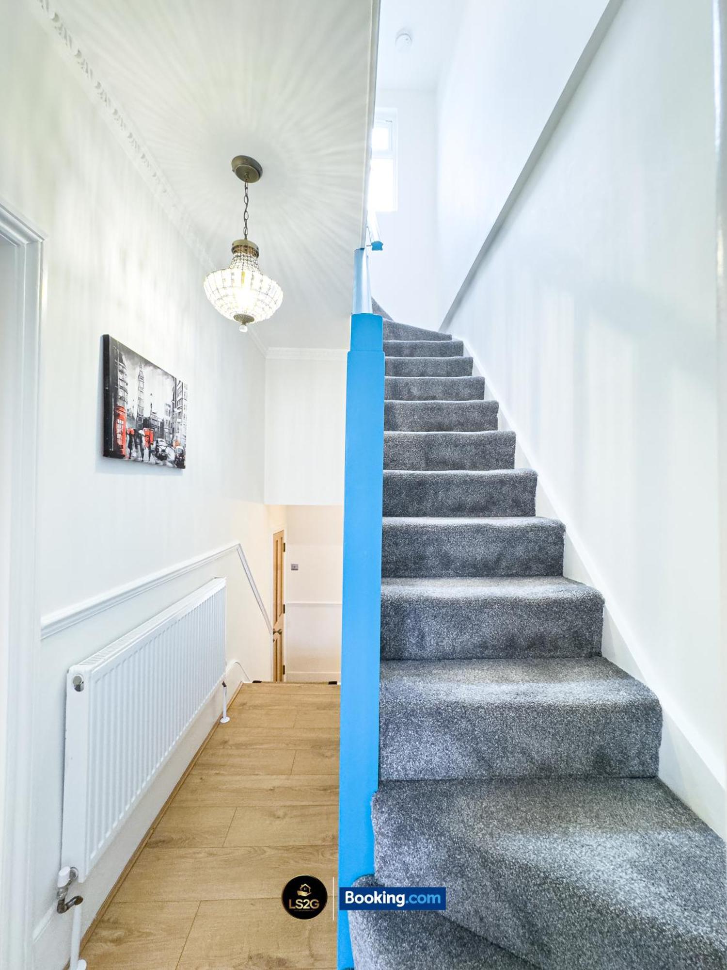 Stunning House By Ls2G Short Lets & Serviced Accommodation Greater London With Free Wifi Exterior photo